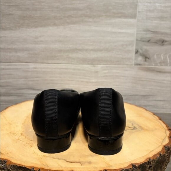 Clark’s Juliet Monte black leather slip on shoe size 5- like new! - Picture 3 of 8